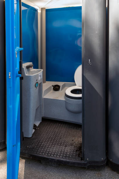 Porta potty delivery and setup in Poplar Cotton Center, CA